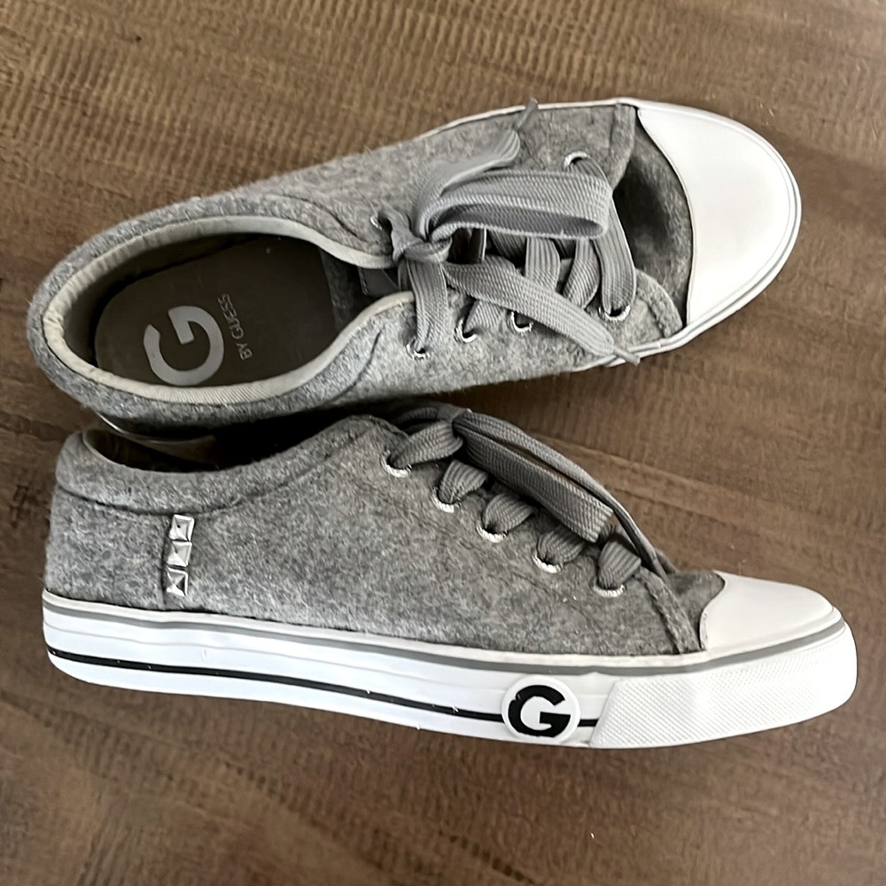 Guess women sneakers-6M-gray-cotton-jersey kind fabric- classy low top- preowned